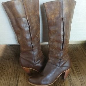 Vintage Frye Crissie Boots - Distressed Leather 8